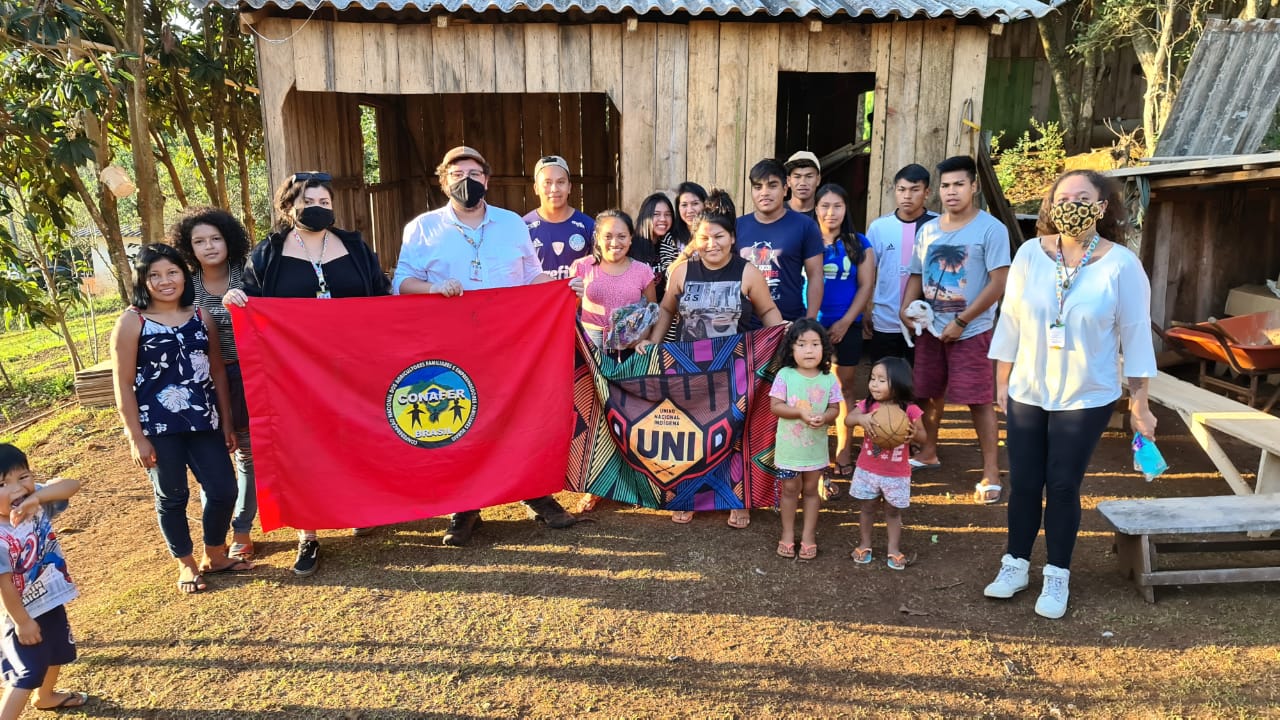 Contra a fome, CONAFER doa cestas básicas para indígenas Kaingang do Paraná