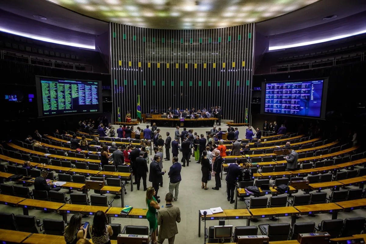 CRÉDITO DE CARBONO: Câmara aprova projeto de regulamentação do mercado, que agora retorna ao Senado
