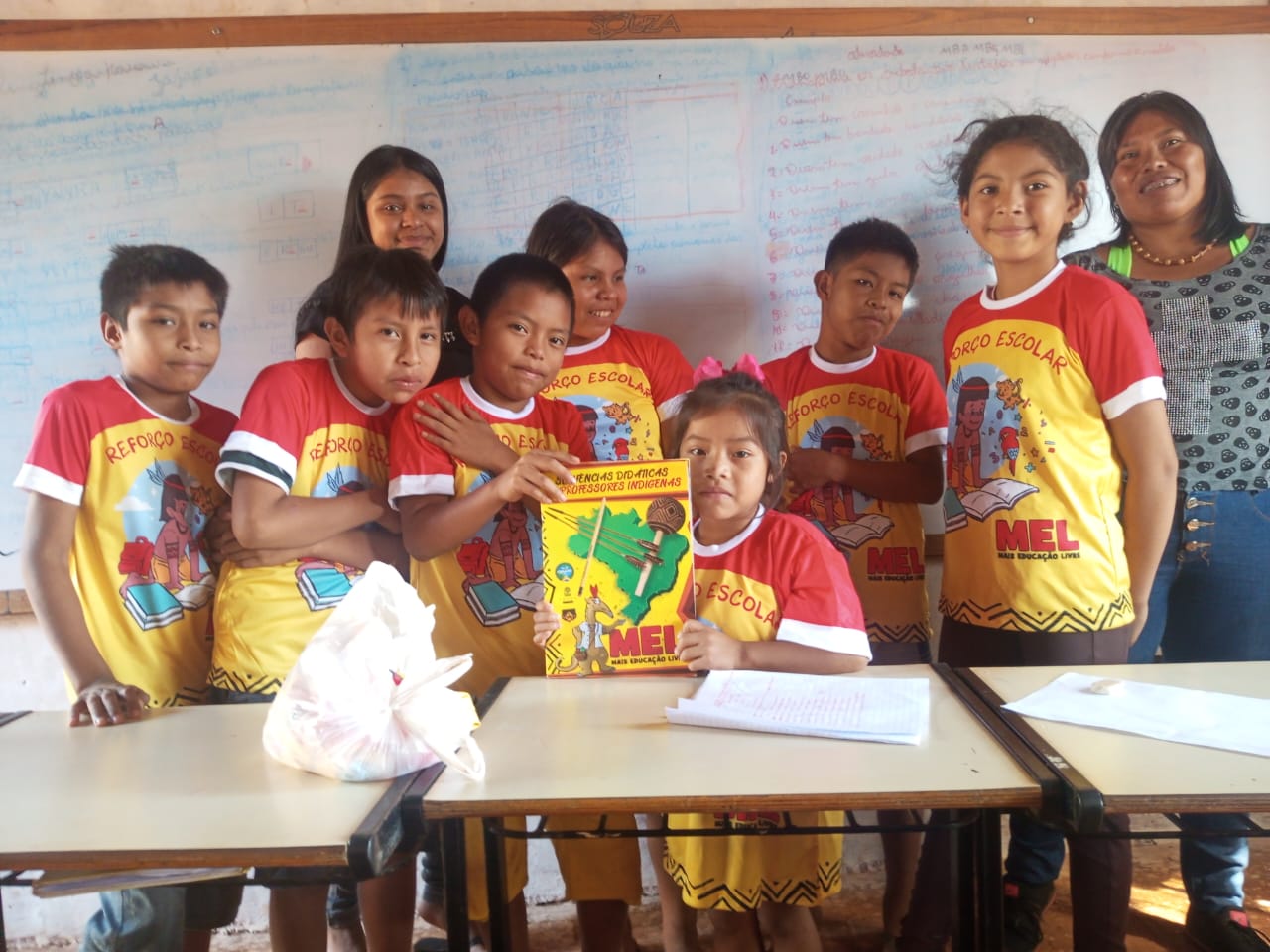 MAIS EDUCAÇÃO LIVRE: material didático de professores indígenas fortalece a educação nas aldeias